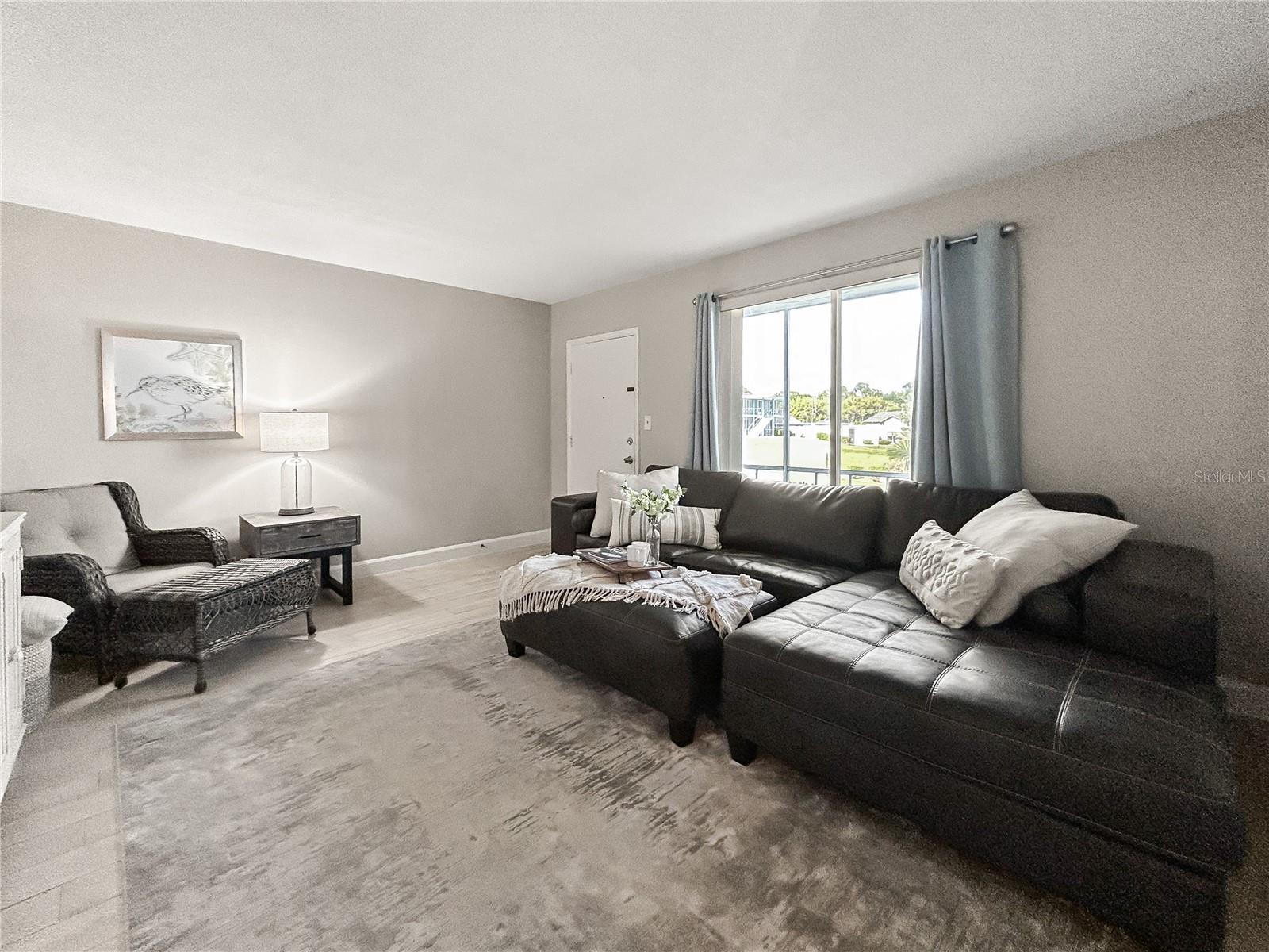 Image 5 of 32 For 1600 Lake Parker Drive C4