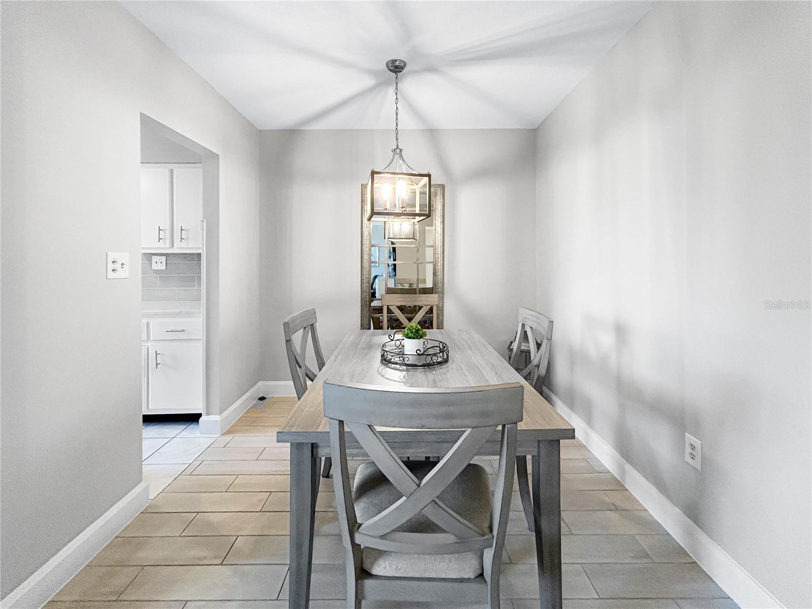 Image 8 of 32 For 1600 Lake Parker Drive C4