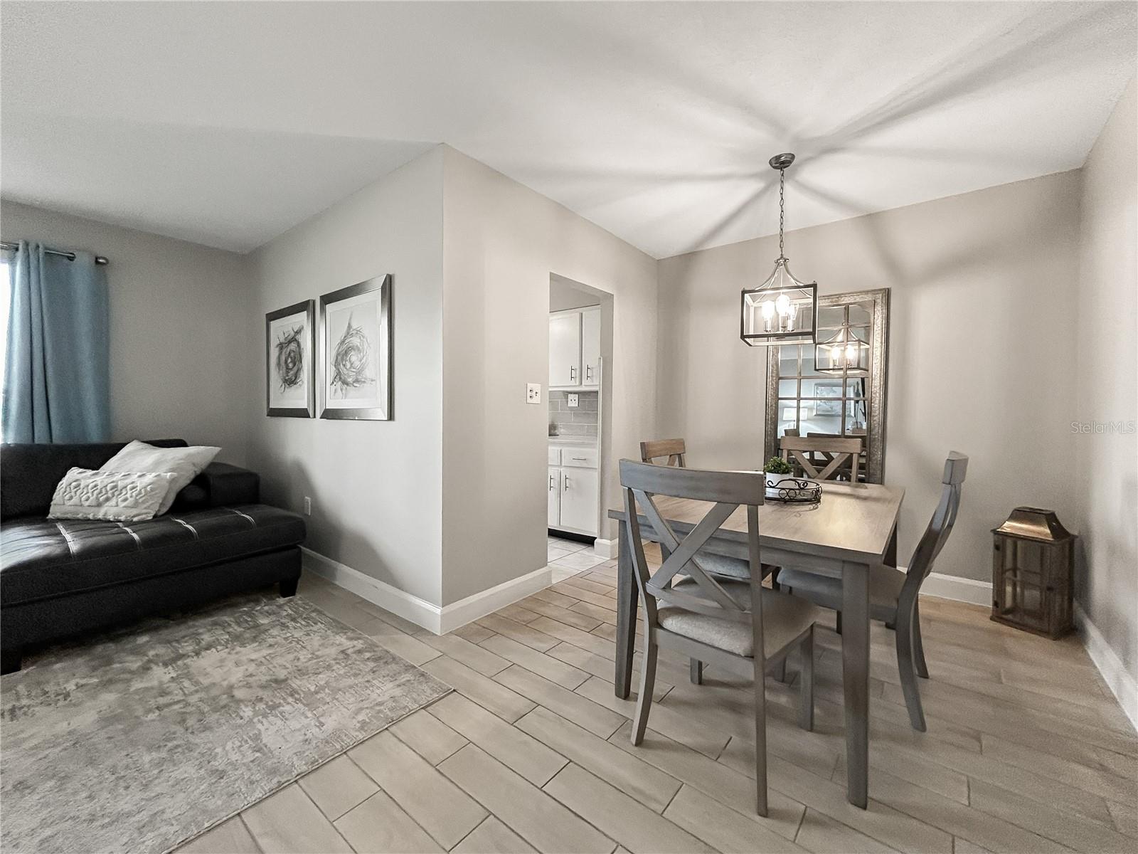 Image 9 of 32 For 1600 Lake Parker Drive C4