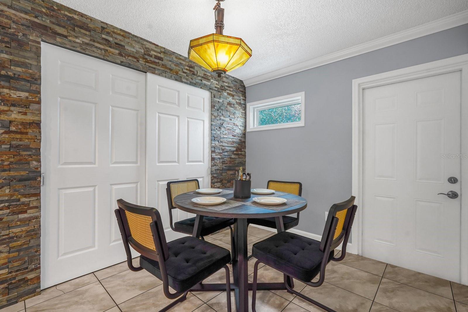 Image 14 of 37 For 1558 Brookebridge Drive