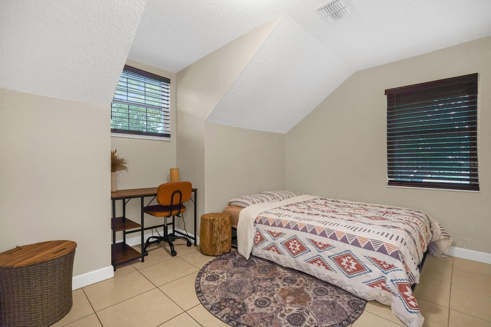 Image 18 of 37 For 1558 Brookebridge Drive