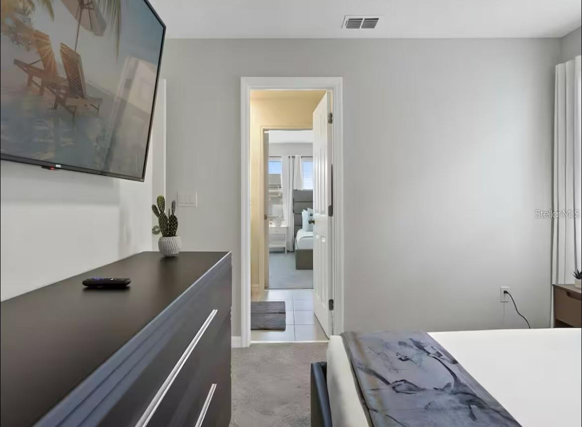 Image 13 of 35 For 1929 Tropical Palms Circle