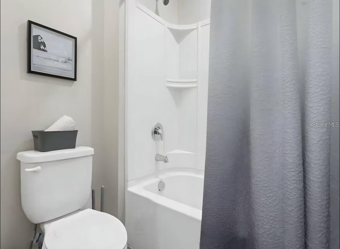 Image 15 of 35 For 1929 Tropical Palms Circle