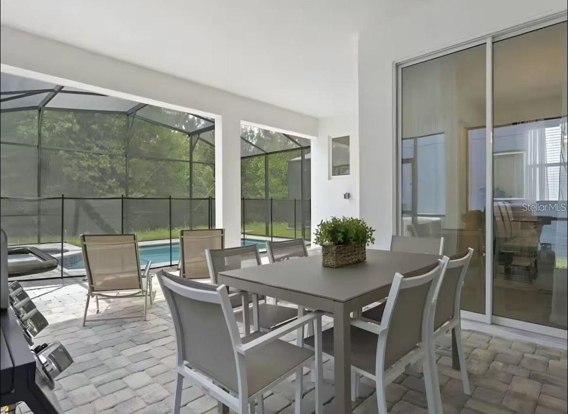 Image 19 of 35 For 1929 Tropical Palms Circle