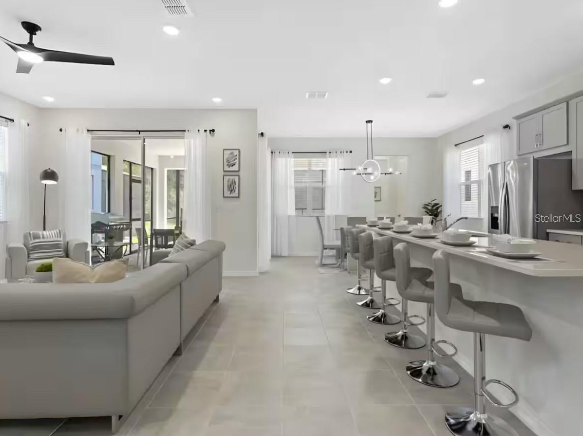 Image 2 of 35 For 1929 Tropical Palms Circle