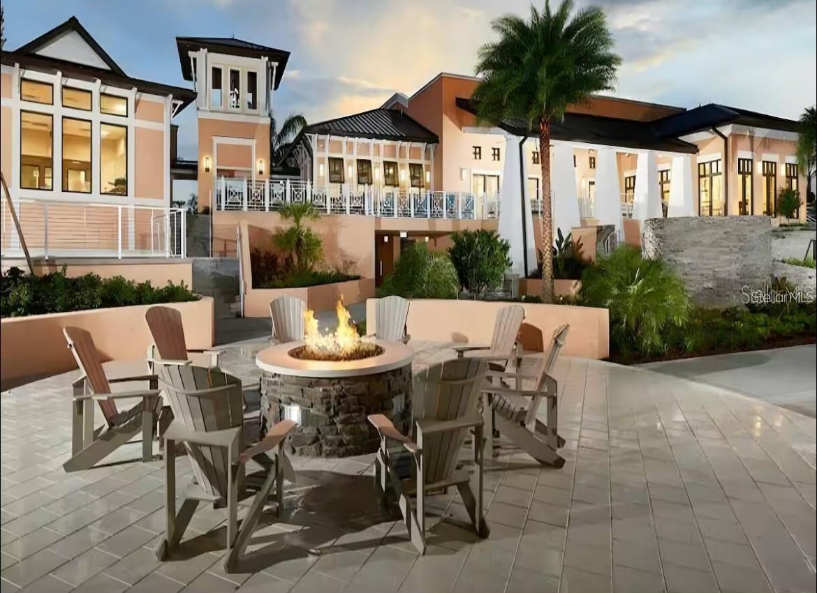 Image 27 of 35 For 1929 Tropical Palms Circle