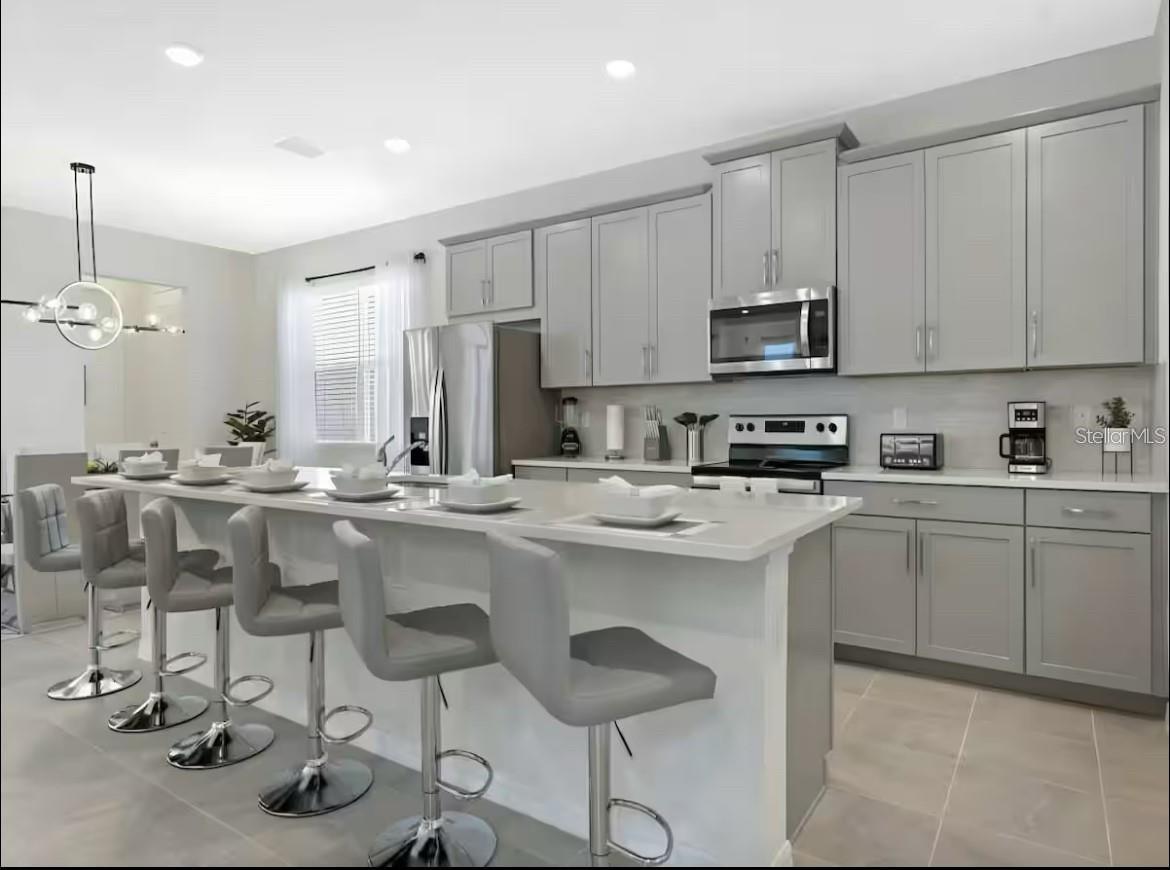 Image 3 of 35 For 1929 Tropical Palms Circle