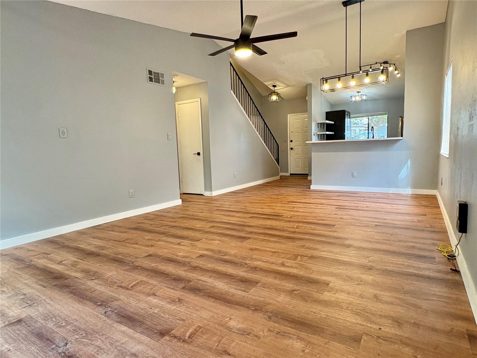 Image 7 of 27 For 661 Wildflower Court