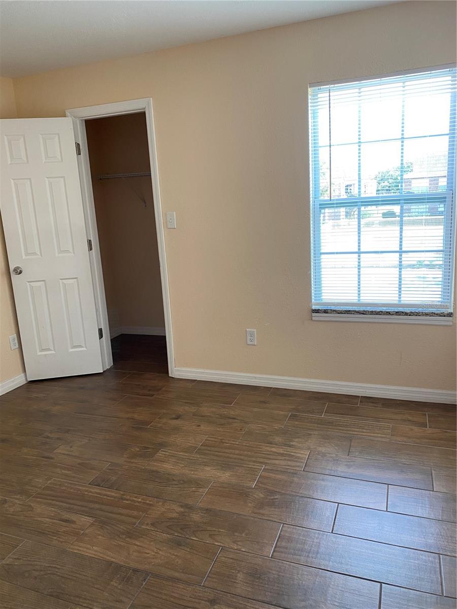 Image 15 of 28 For 5600 Devonbriar Way 206