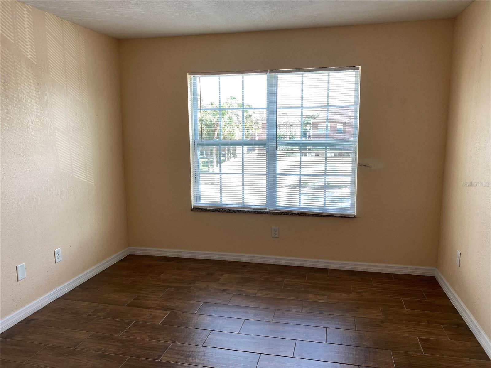 Image 16 of 28 For 5600 Devonbriar Way 206