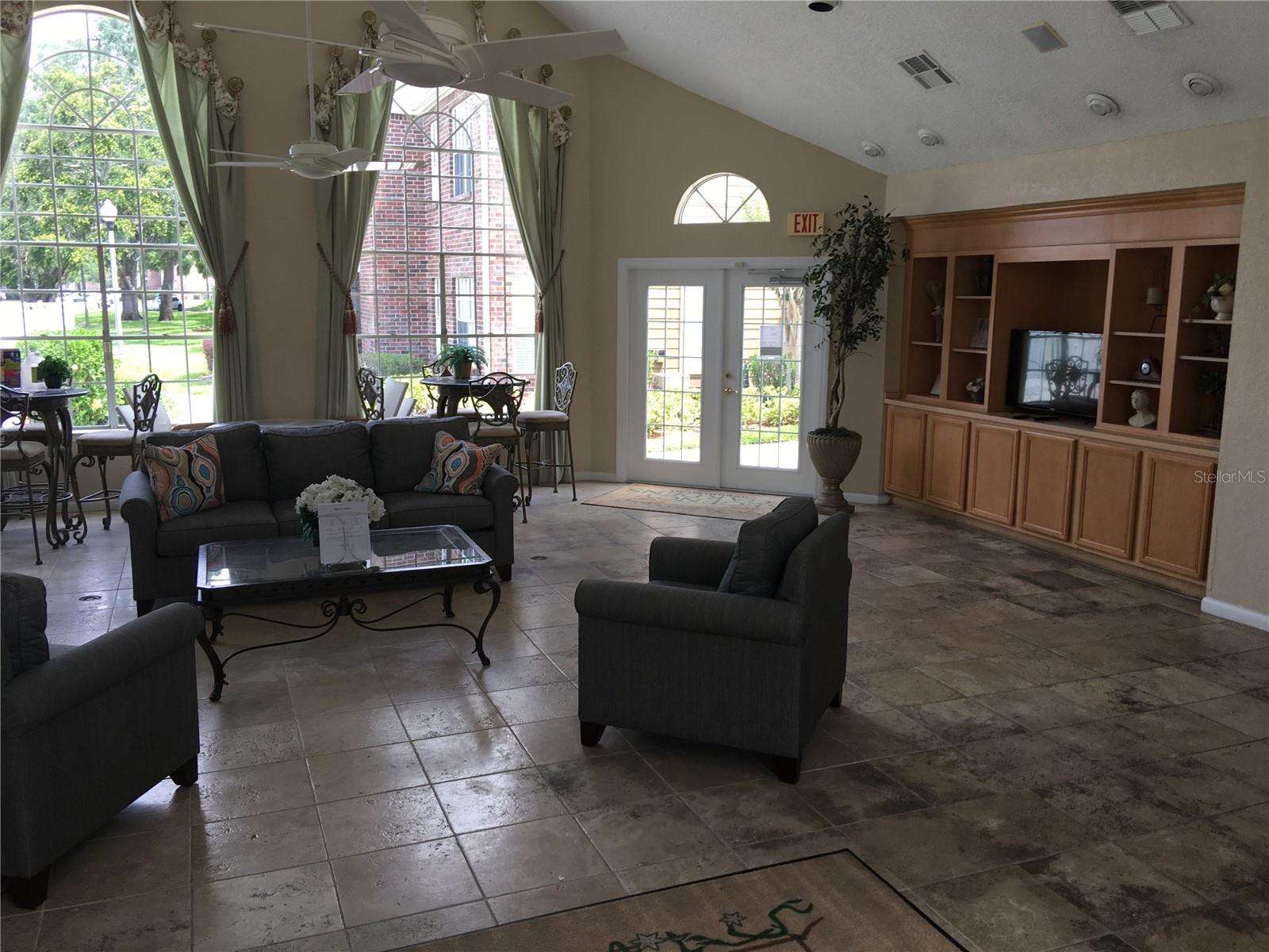 Image 23 of 28 For 5600 Devonbriar Way 206