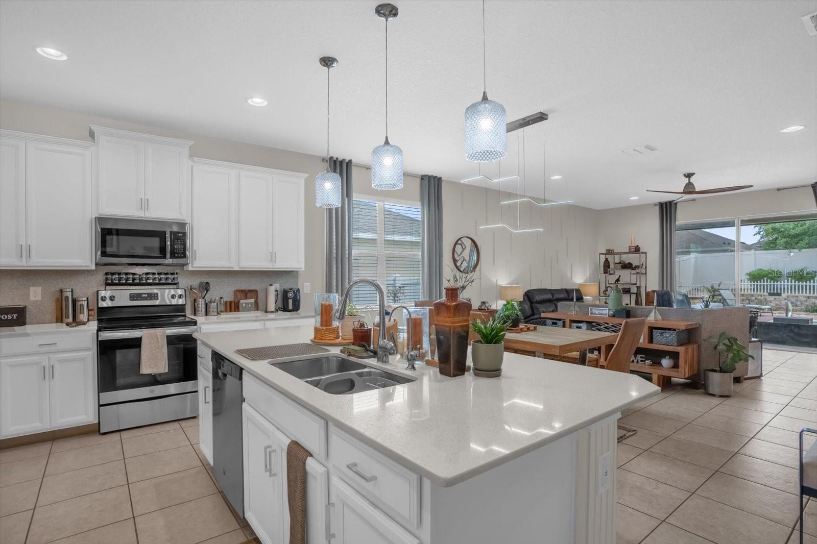 Image 12 of 33 For 821 Opal Court