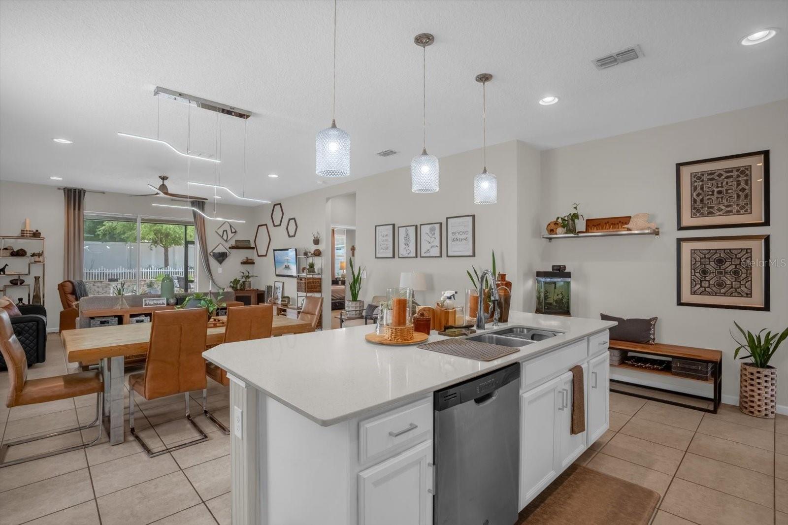 Image 13 of 33 For 821 Opal Court