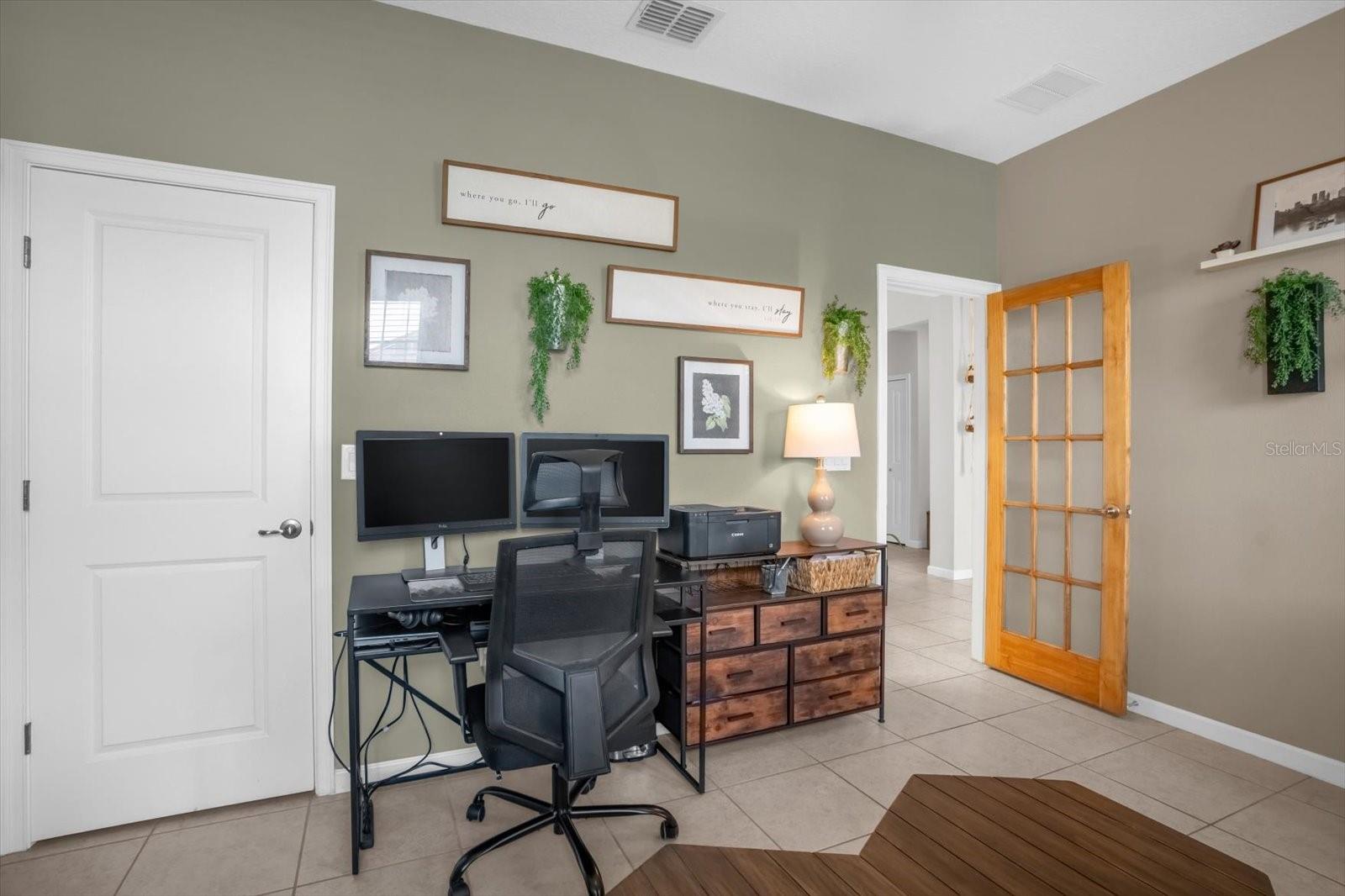 Image 14 of 33 For 821 Opal Court