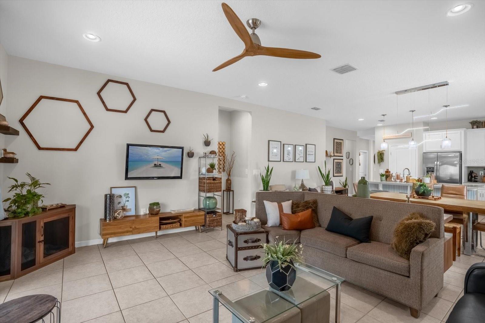 Image 7 of 33 For 821 Opal Court