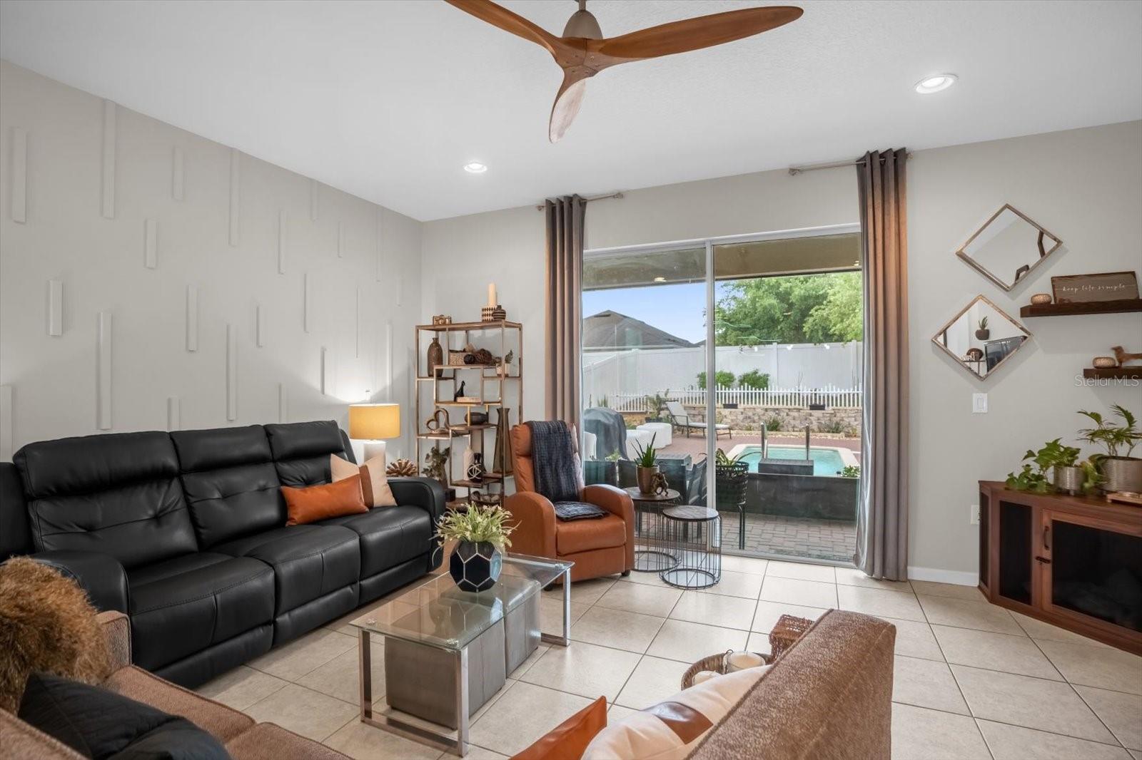 Image 8 of 33 For 821 Opal Court