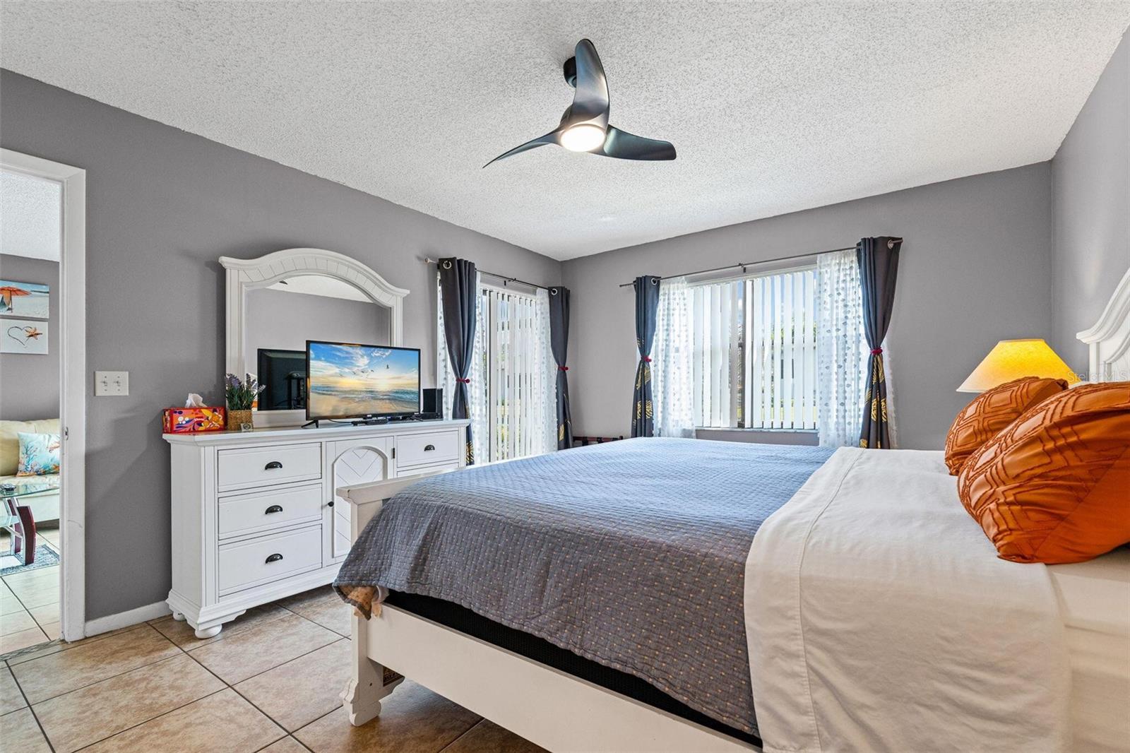 Image 9 of 40 For 4401 46th Avenue W 102