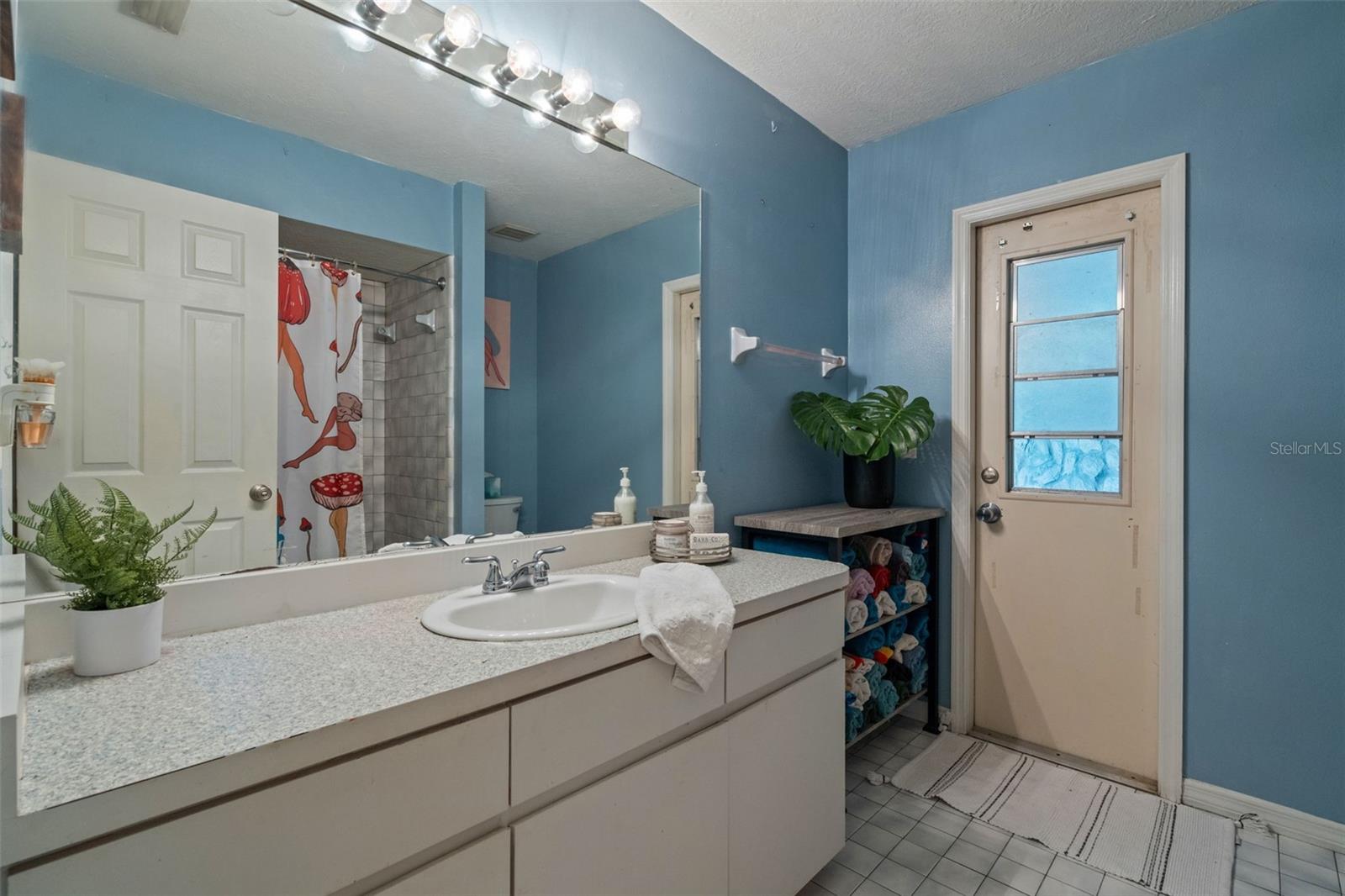 Image 35 of 86 For 3501 Hill Stream Avenue