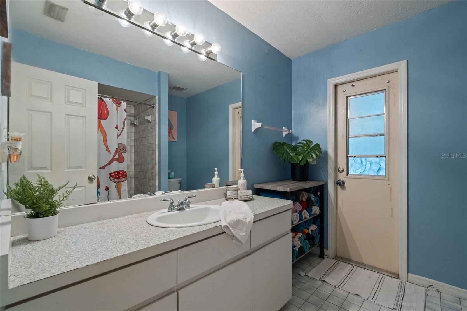 Image 36 of 86 For 3501 Hill Stream Avenue