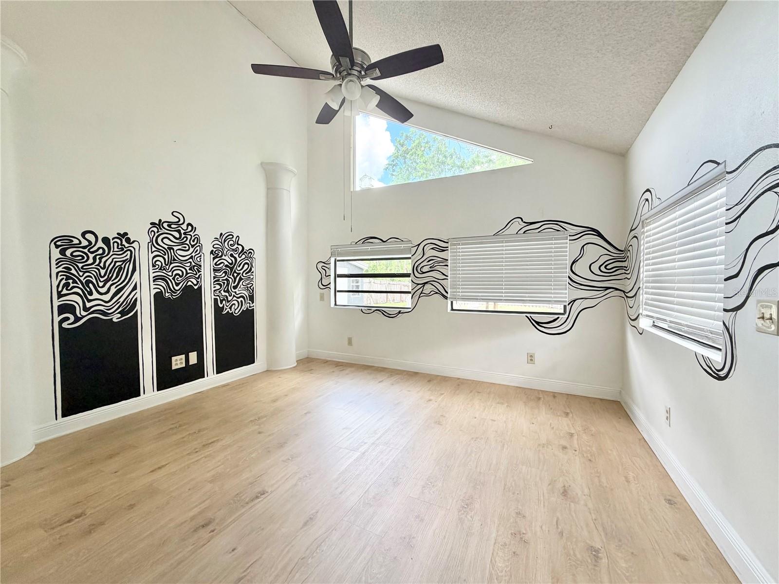 Image 3 of 33 For 10227 Comfort Circle