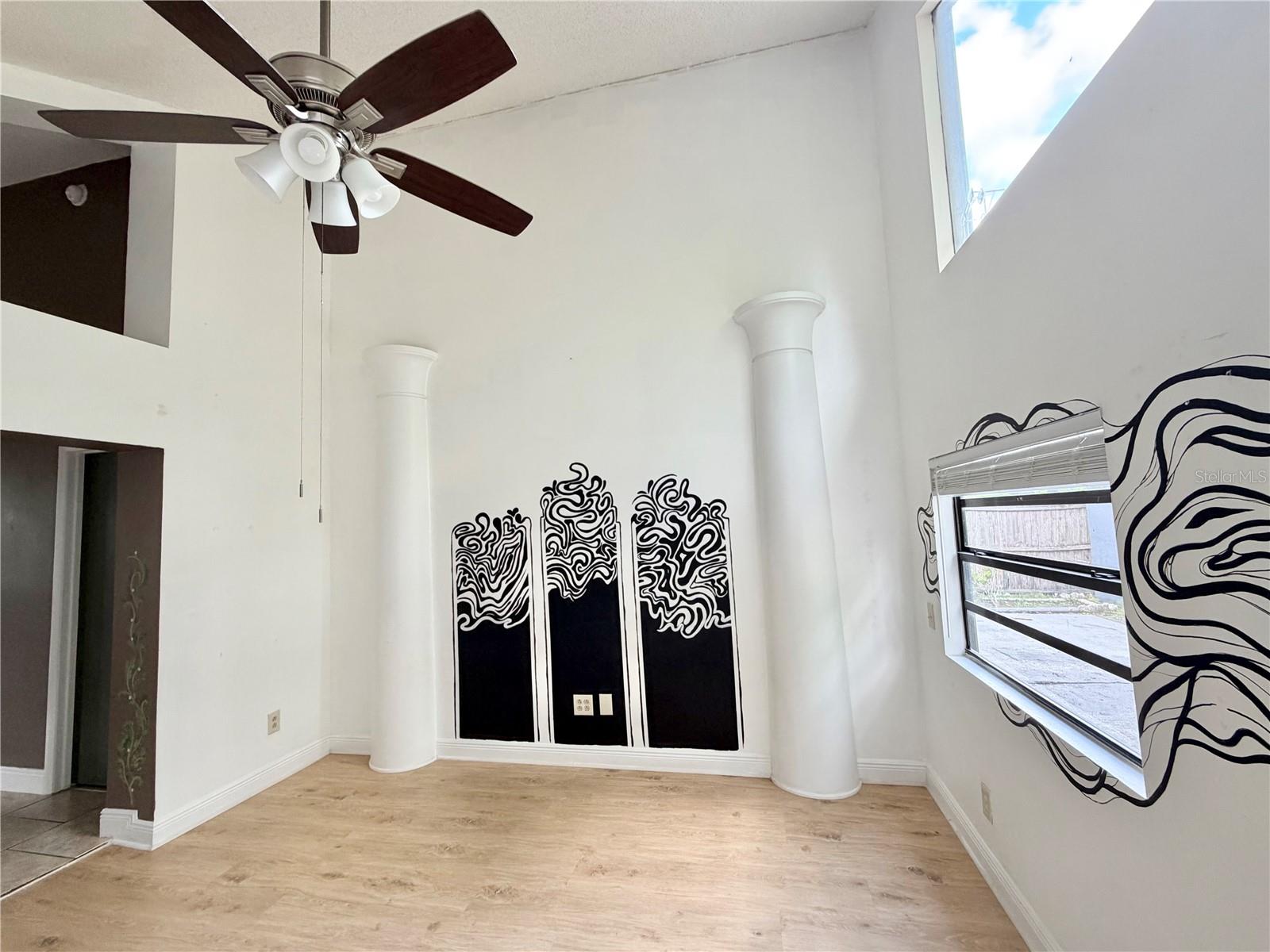 Image 4 of 33 For 10227 Comfort Circle