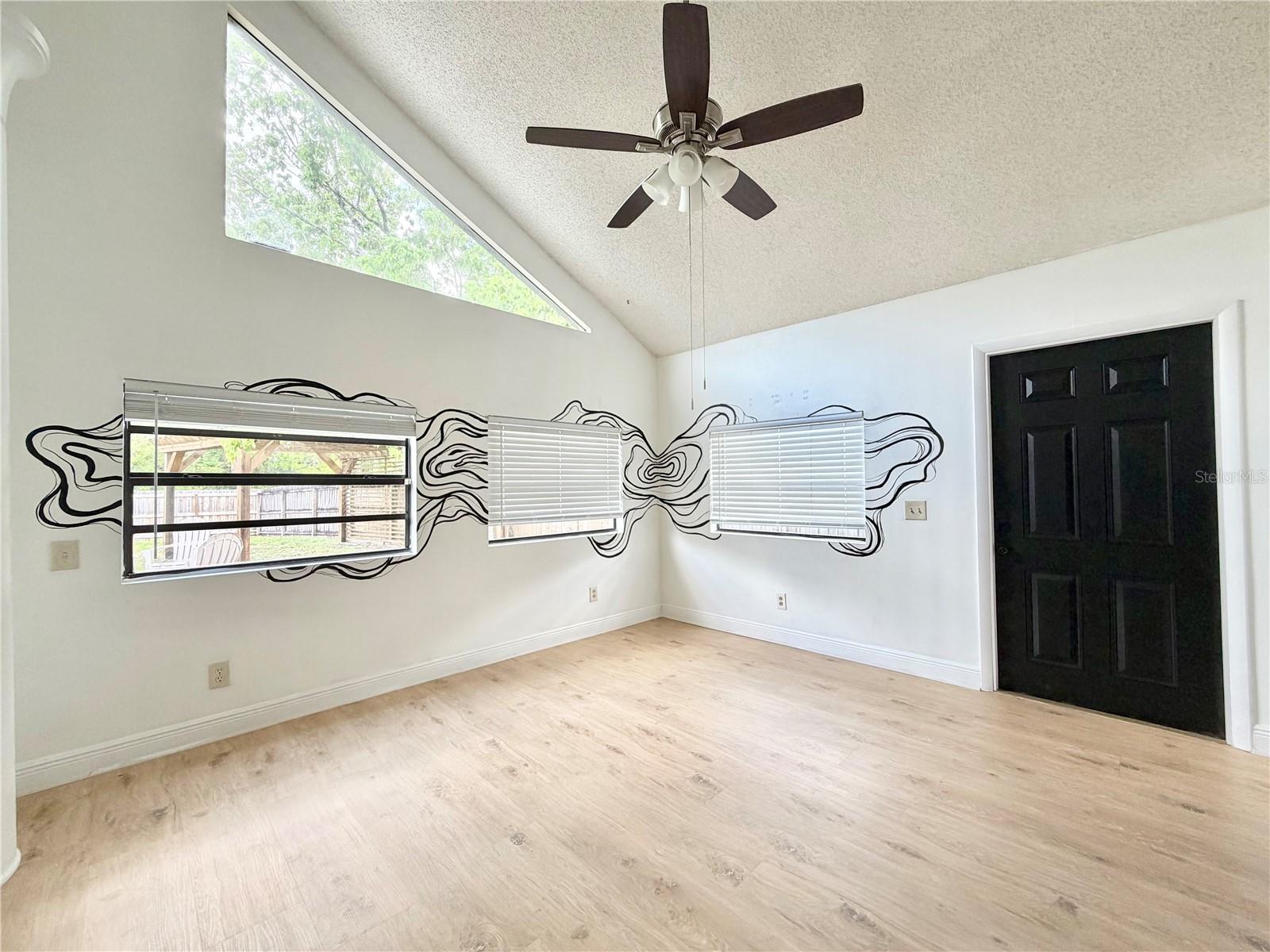 Image 5 of 33 For 10227 Comfort Circle