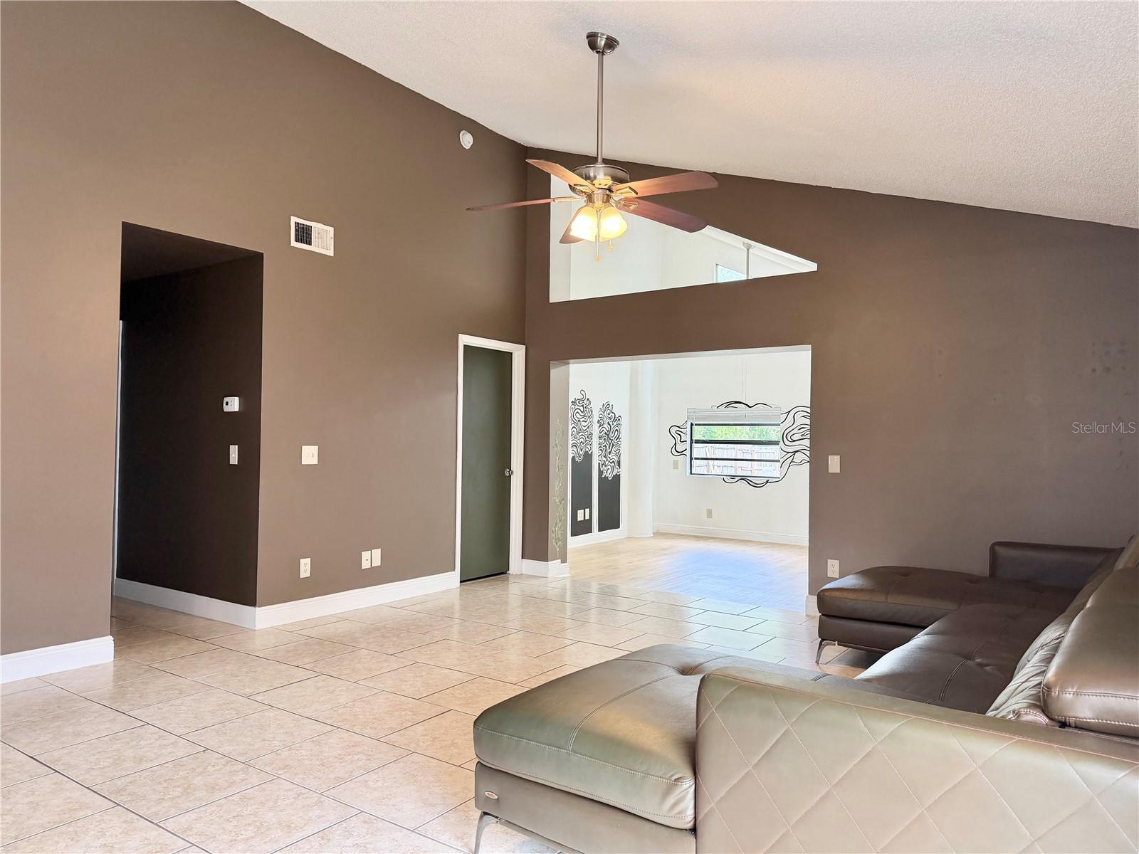 Image 6 of 33 For 10227 Comfort Circle