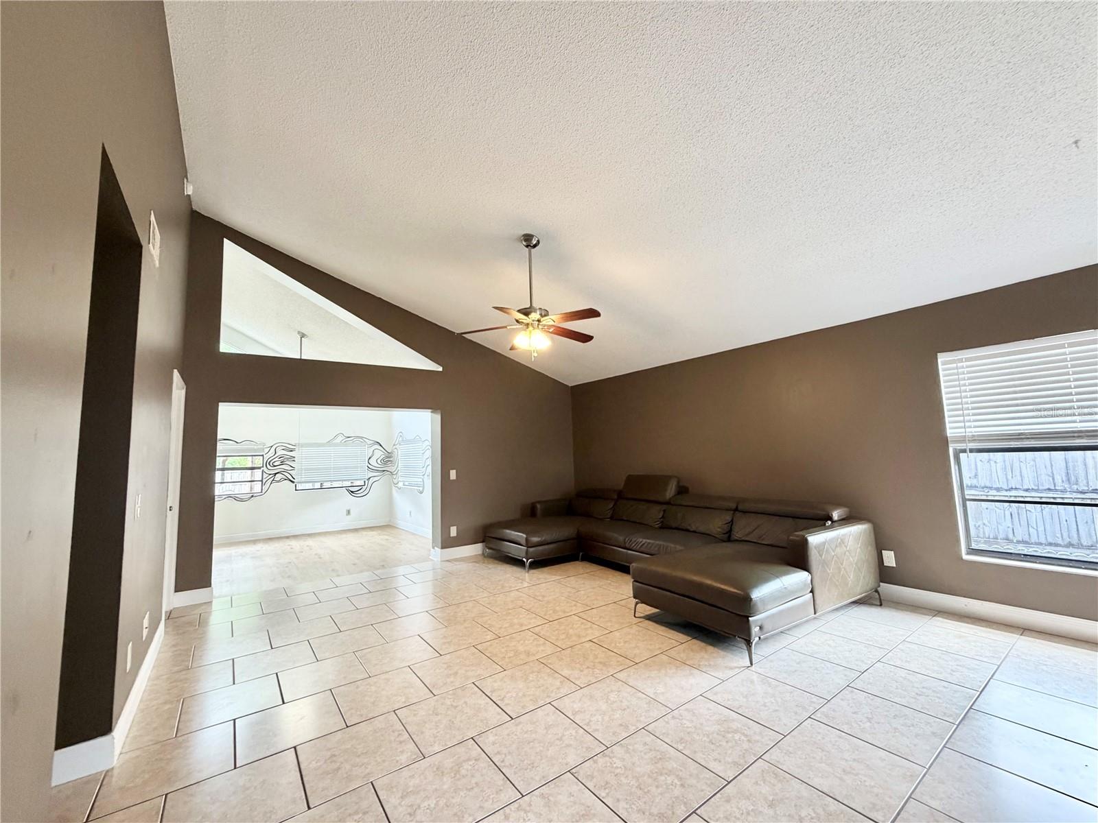 Image 7 of 33 For 10227 Comfort Circle