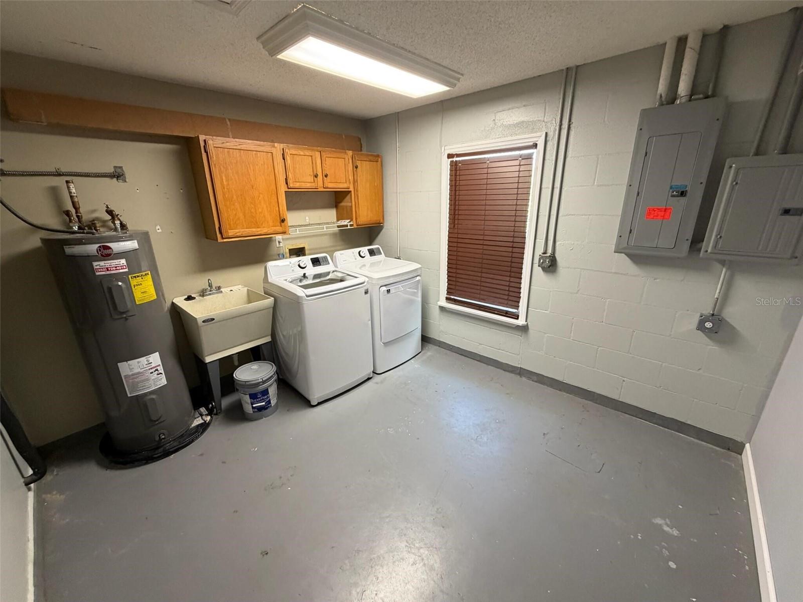 Image 11 of 28 For 9816 Granada Court