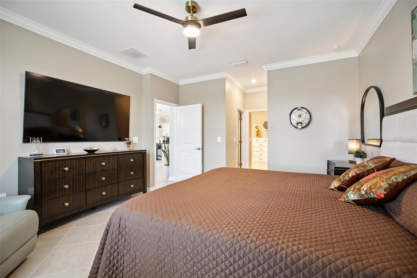 Listing photo id 10 for 1885 Crossvine Court