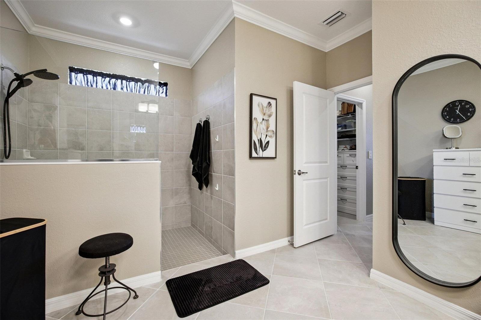 Listing photo id 12 for 1885 Crossvine Court