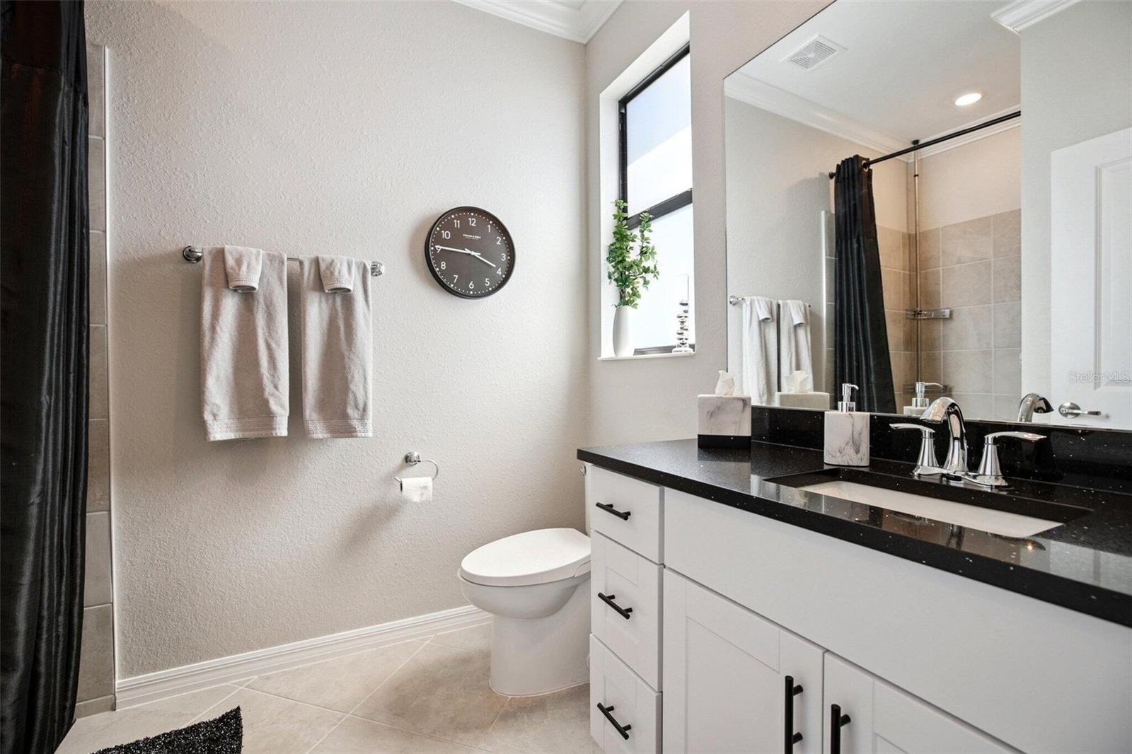 Listing photo id 14 for 1885 Crossvine Court