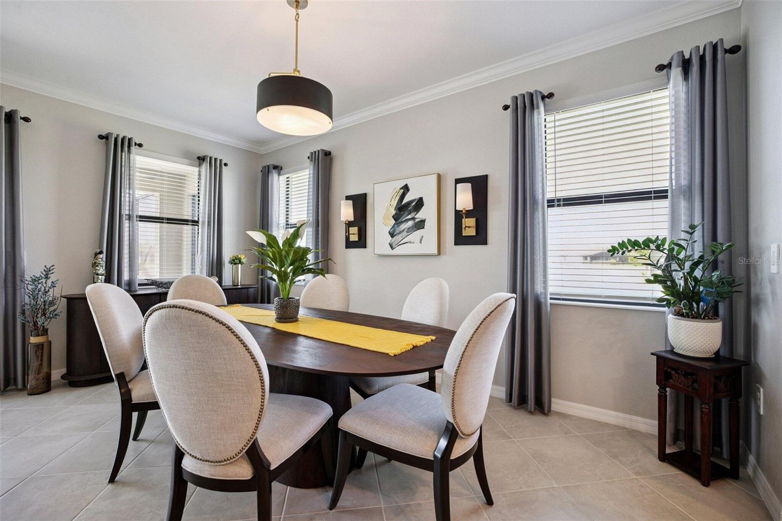 Listing photo id 3 for 1885 Crossvine Court