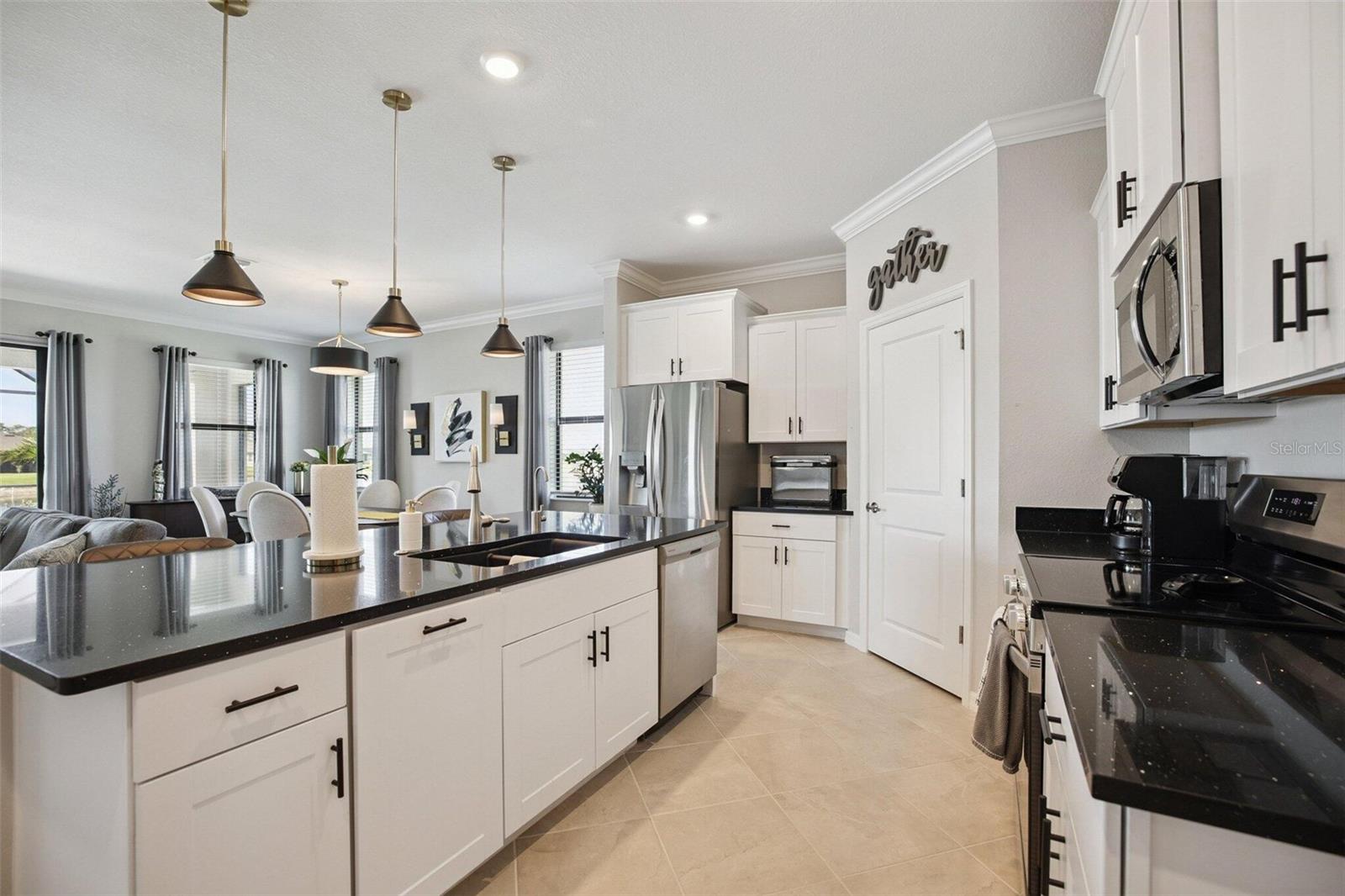 Listing photo id 6 for 1885 Crossvine Court