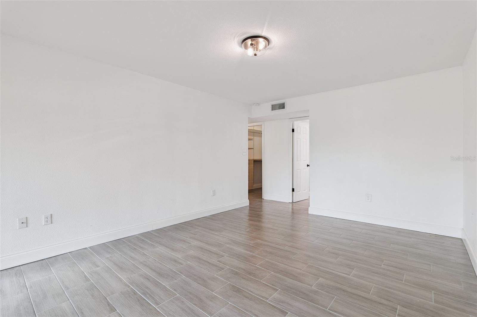 Image 16 of 44 For 1100 Delaney Avenue F500