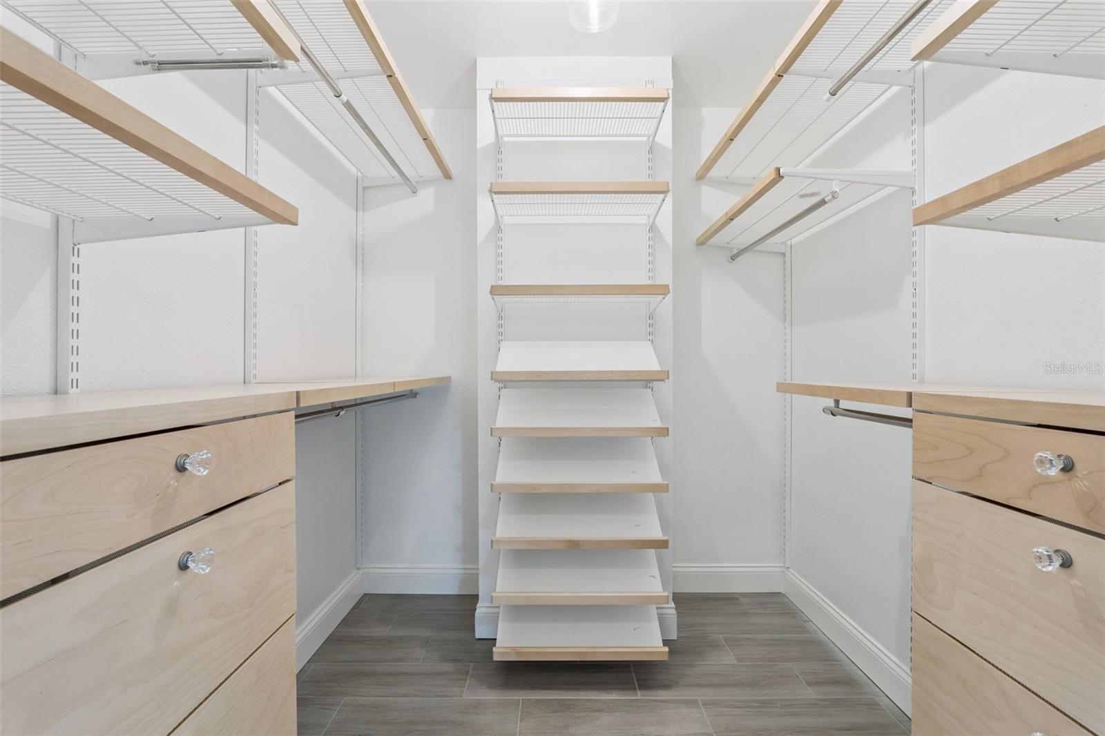 Image 17 of 44 For 1100 Delaney Avenue F500