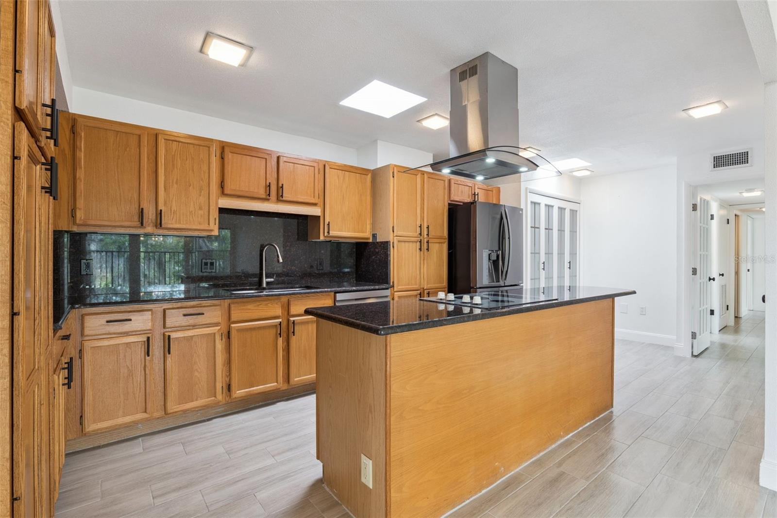 Image 29 of 44 For 1100 Delaney Avenue F500