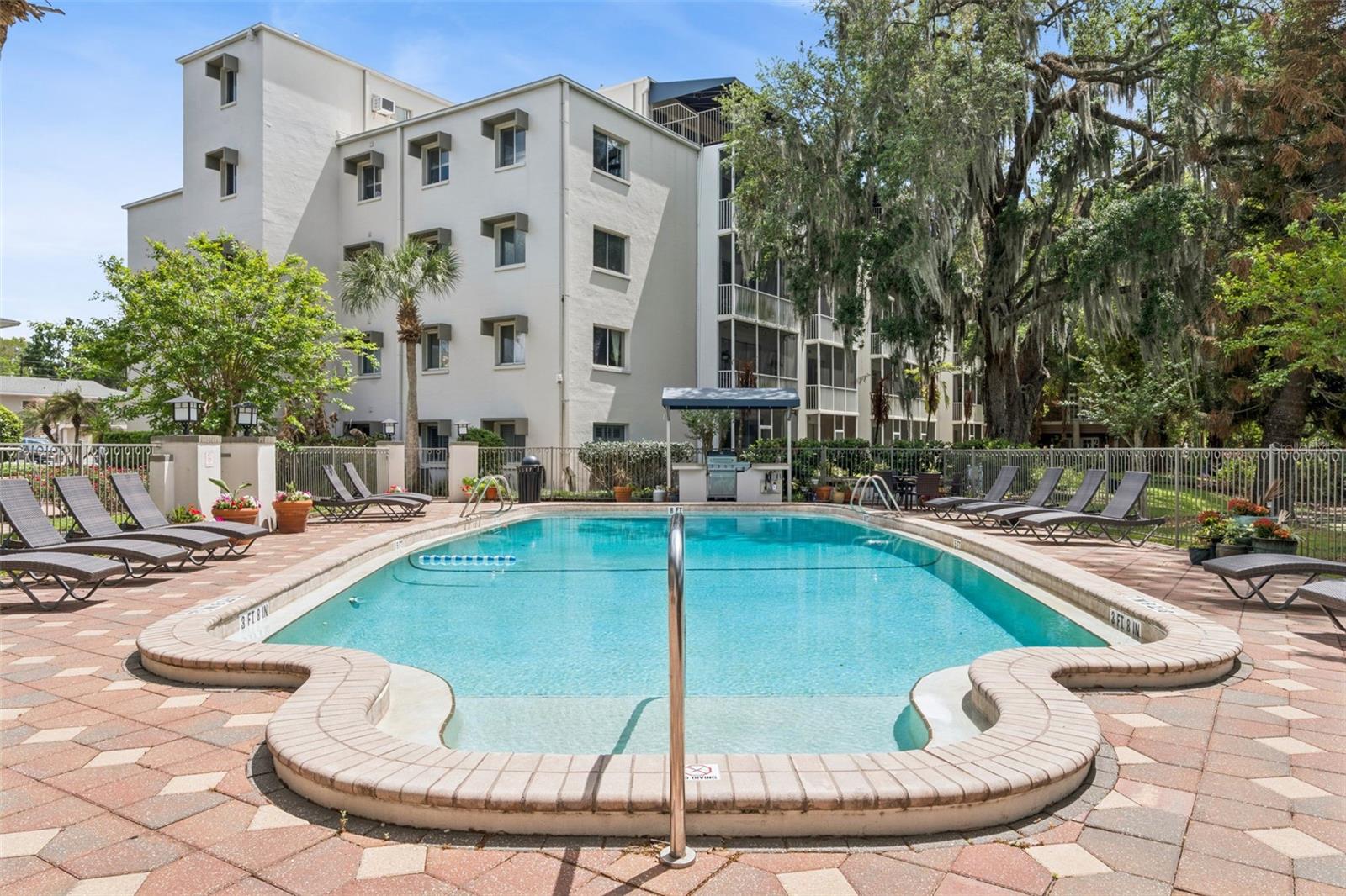 Image 36 of 44 For 1100 Delaney Avenue F500