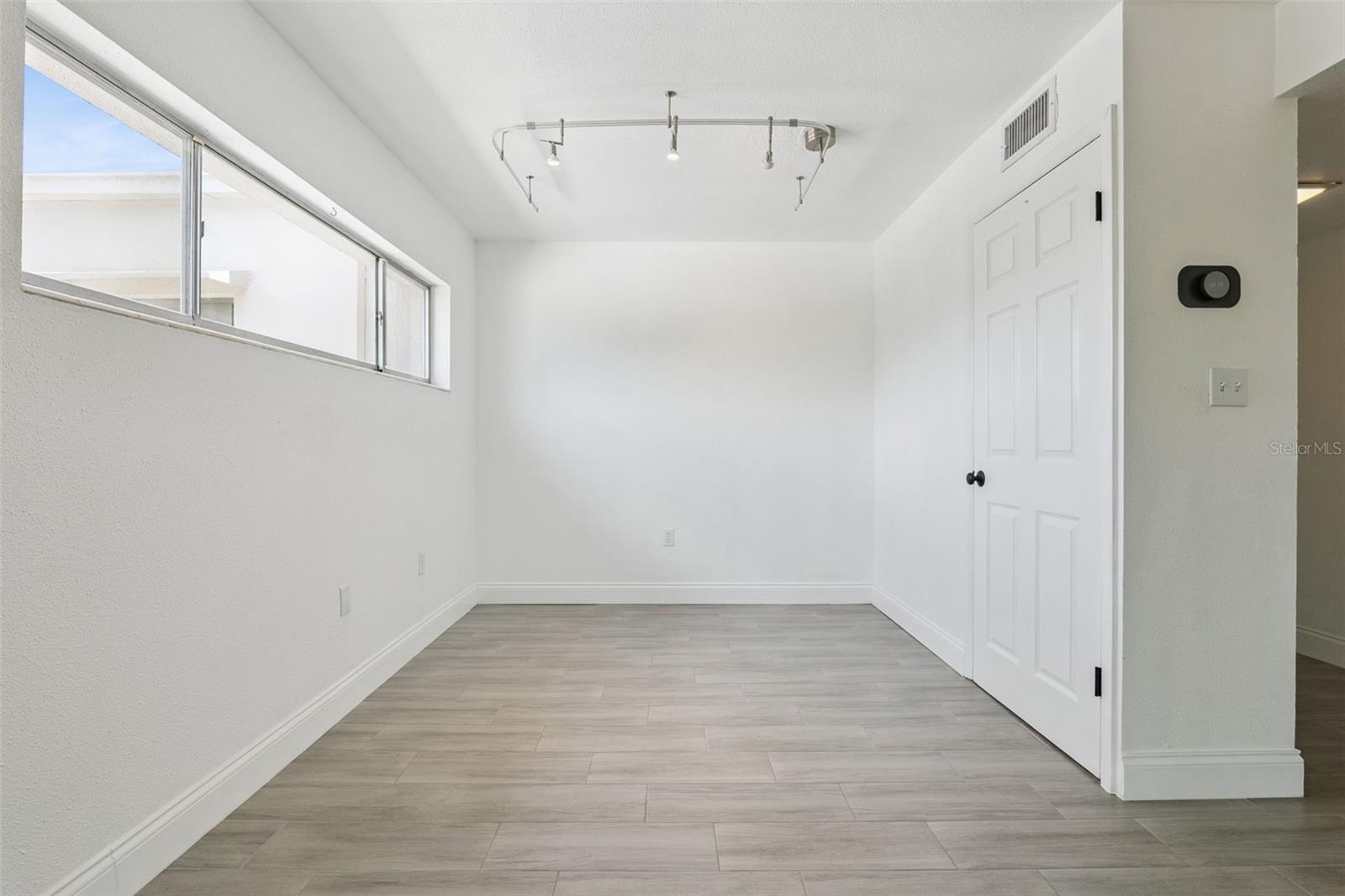 Image 8 of 44 For 1100 Delaney Avenue F500