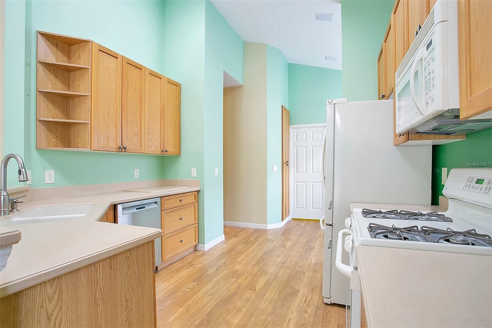 Image 10 of 38 For 2197 Caledonian Street