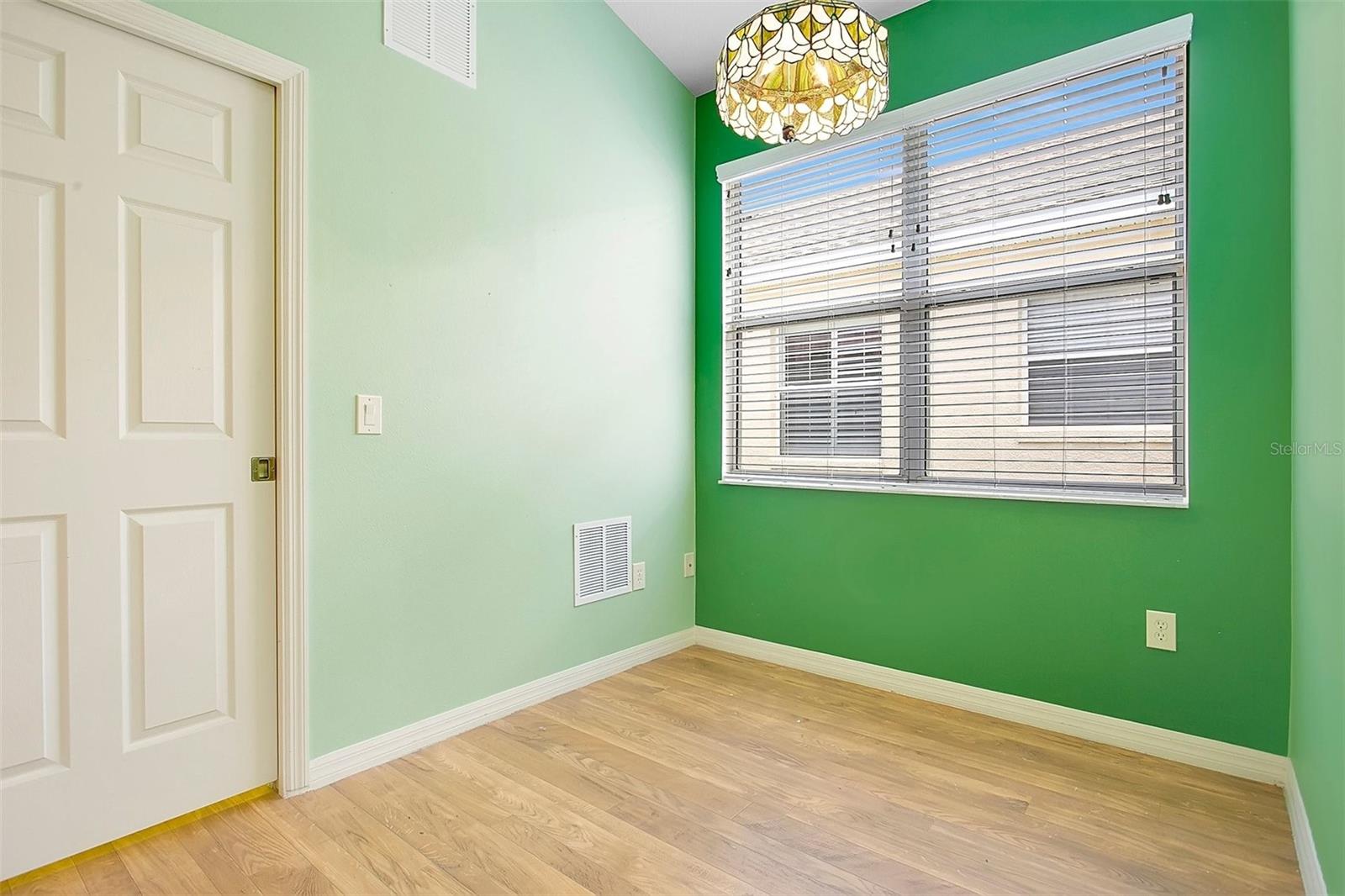 Image 12 of 38 For 2197 Caledonian Street