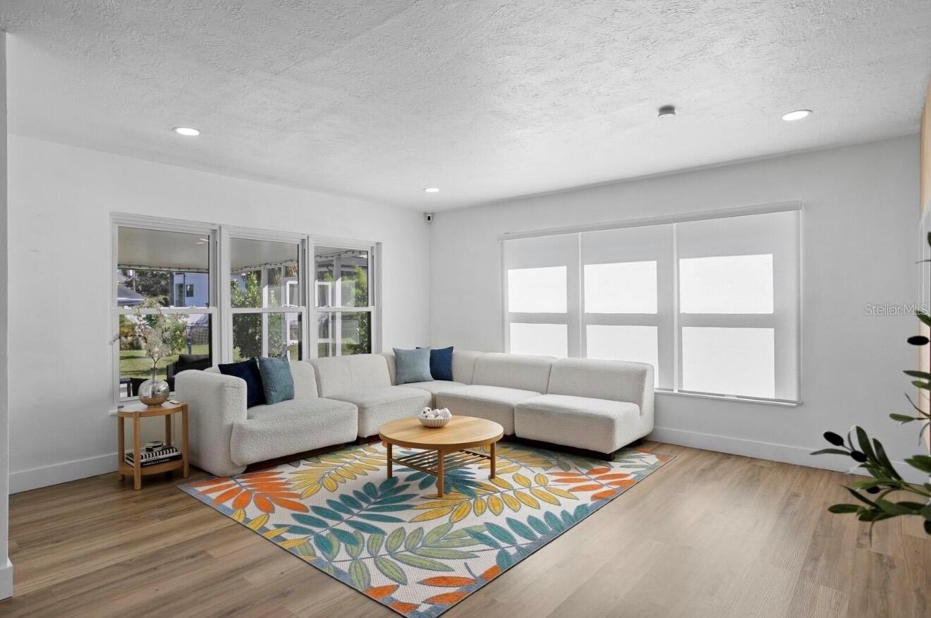 Listing photo id 9 for 208 Ward Street