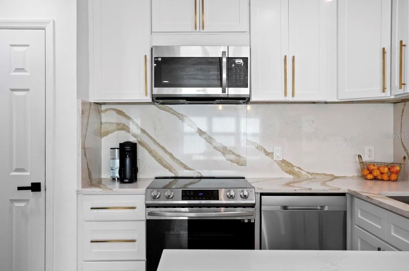 Listing photo id 19 for 208 Ward Street