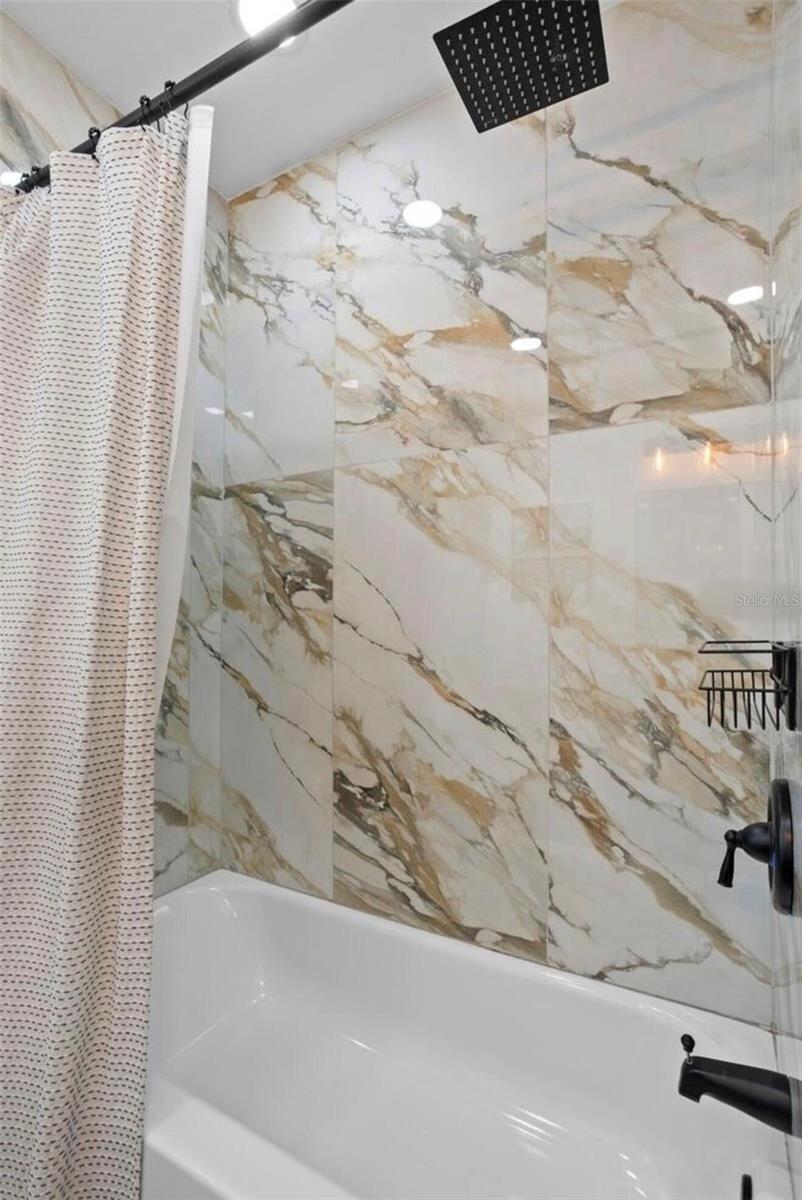 Listing photo id 32 for 208 Ward Street