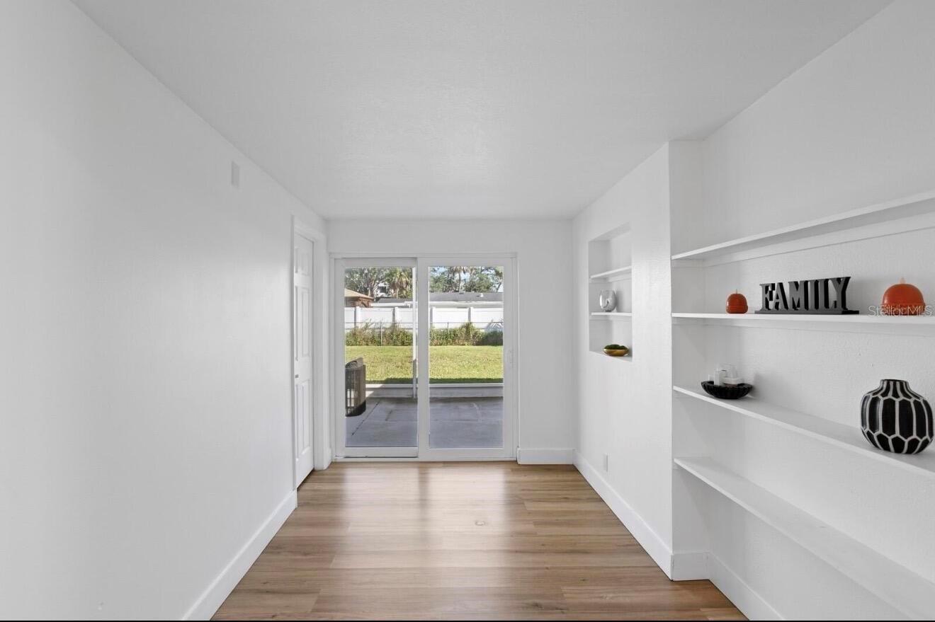 Listing photo id 33 for 208 Ward Street