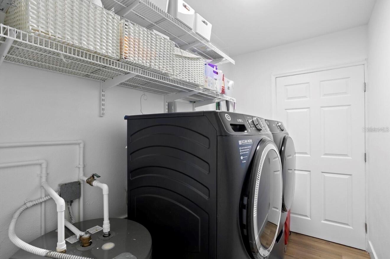 Listing photo id 34 for 208 Ward Street