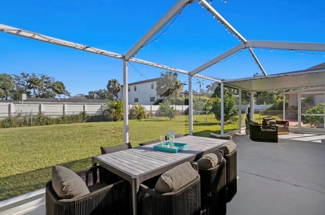 Listing photo id 36 for 208 Ward Street