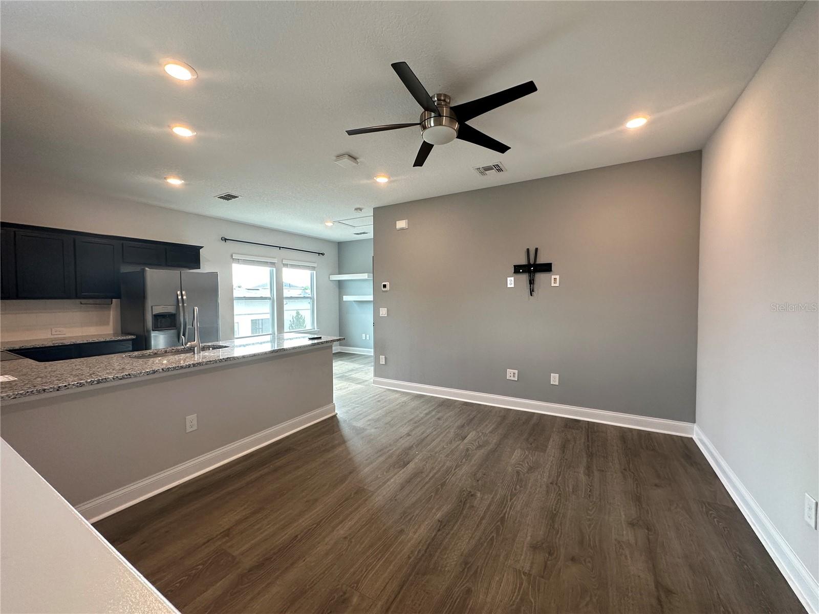 Image 4 of 14 For 14685 Englert Alley