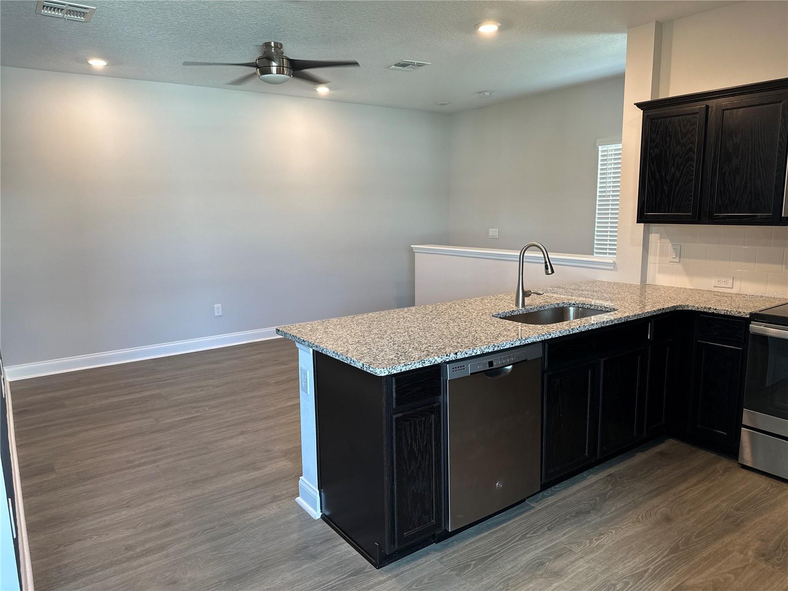 Image 5 of 14 For 14685 Englert Alley