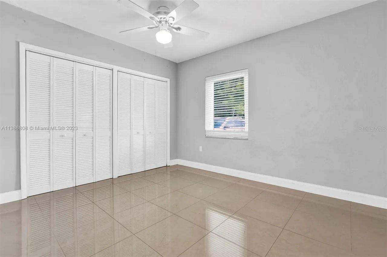 Image 10 of 31 For 437 Swan Avenue